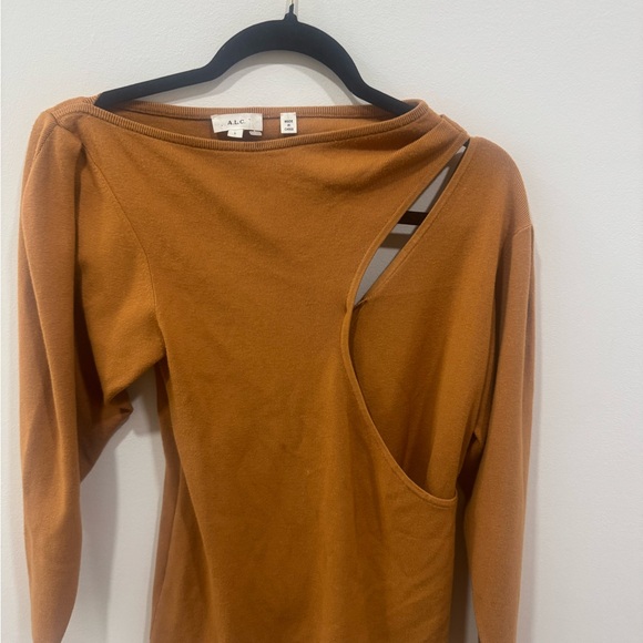 ALC Addison Cold Shoulder Top in Cashew Women's Size Large used lightly - Picture 6 of 7